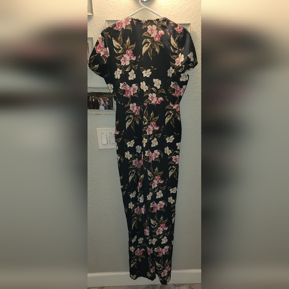 Volcom Women’s Floral Jumpsuit sz Med - Picture 5 of 6